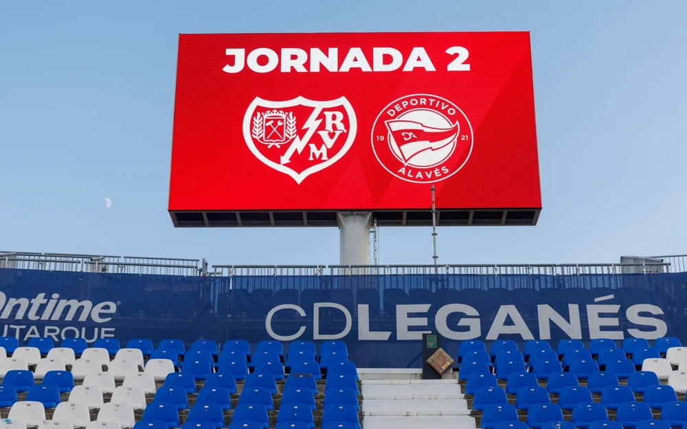 Un Butarque bajo mínimos en el Rayo Vallecano - Alavés