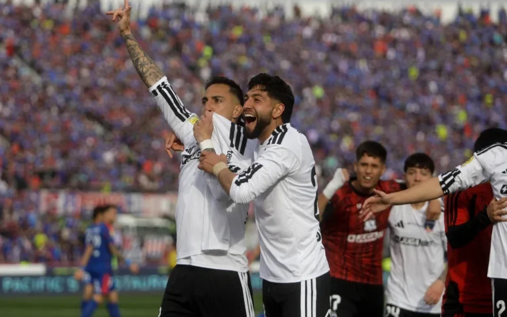 El Cacique encaminó la estrella 35: Colo Colo se llevó el Superclásico ante Universidad de Chile en el Nacional