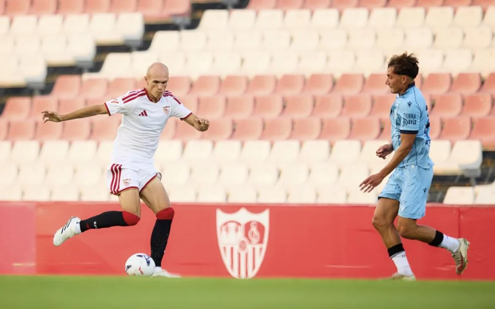 Guridi entra en la lista de debutantes goleadores del Sevilla