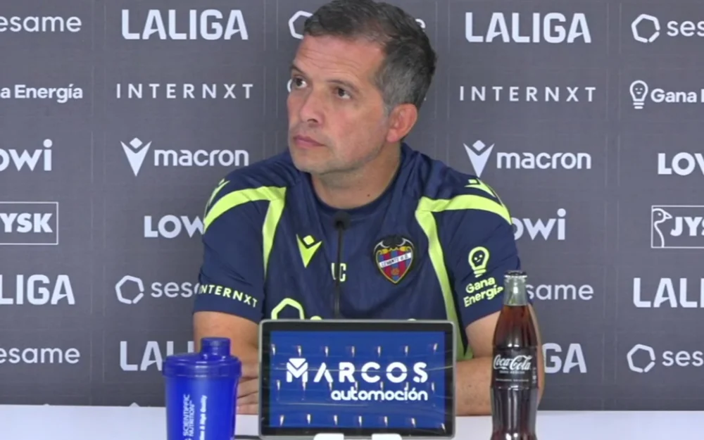 Luís Castro: " El club está dando el máximo y la liga tiene que valorarlo"