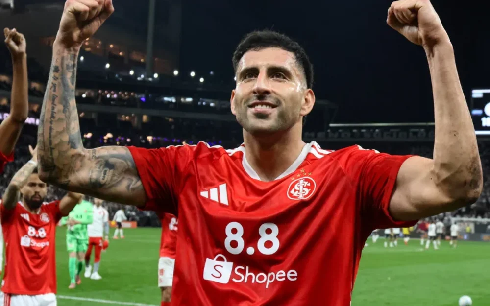 Un muro chileno en Beira-Rio: Guillermo Maripán destacó en amargo empate de Inter ante Atlético Mineiro
