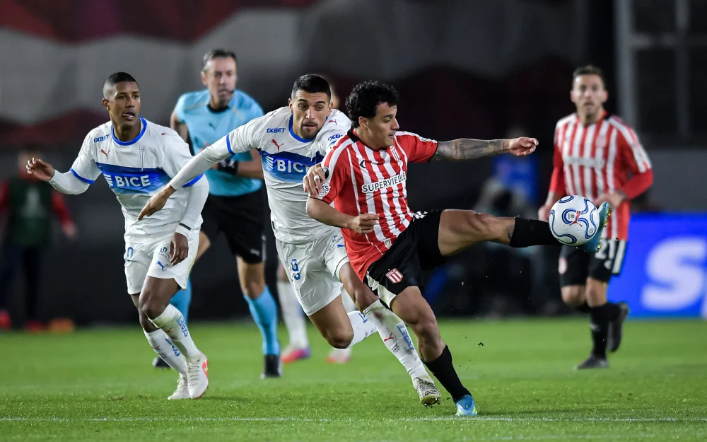 U. Católica vs. Estudiantes: Hora, posibles formaciones y dónde ver por TV y streaming la Copa Libertadores 2026