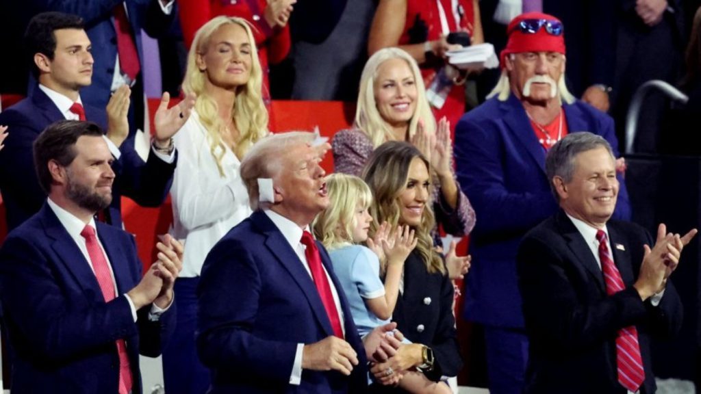 La WWE 'entra' en la disputa presidencial de Estados Unidos: "Todos vamos a ser campeones de nuevo"