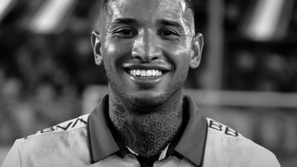 La causa de muerte de Juan Izquierdo, futbolista de Nacional que se desvaneció en partido de Copa Libertadores