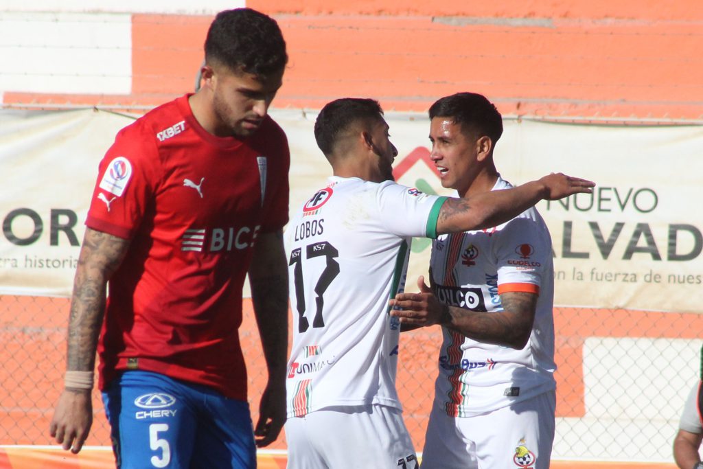Universidad Católica sufre dura derrota como visitante y se aleja de la punta del Torneo Nacional
