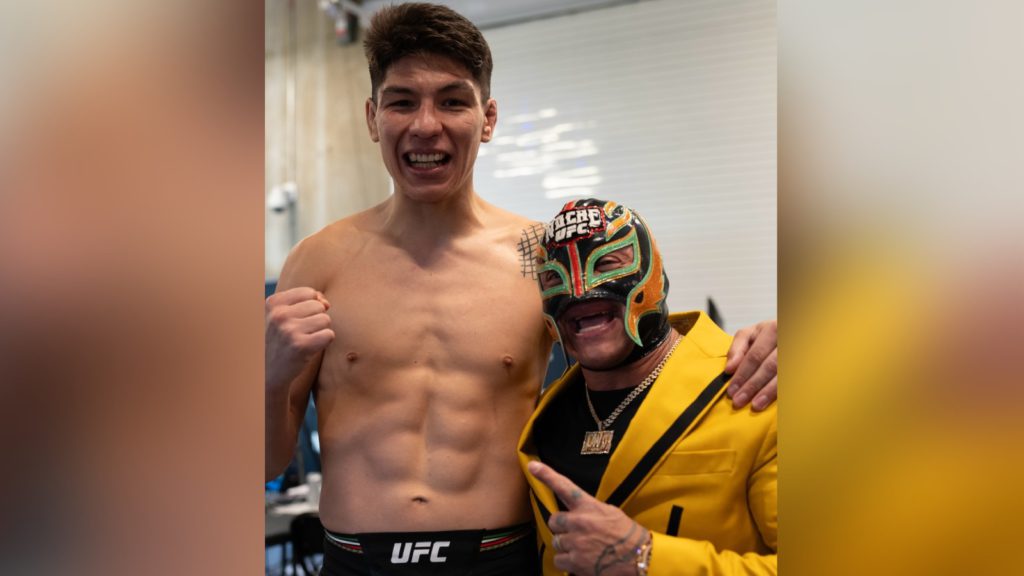 "Me siento como un niño": El encuentro entre 'La Jaula' Bahamondes y Rey Mysterio