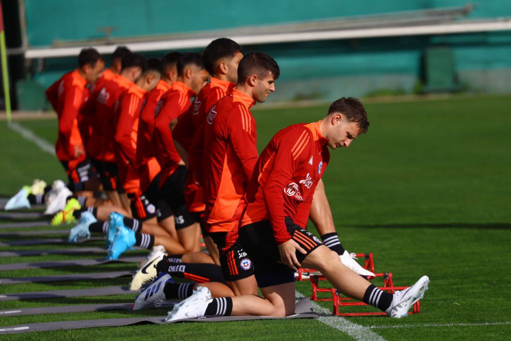 La Roja tiene sensible baja para duelo ante Argentina: Delantero es liberado por lesión de cuádriceps izquierdo