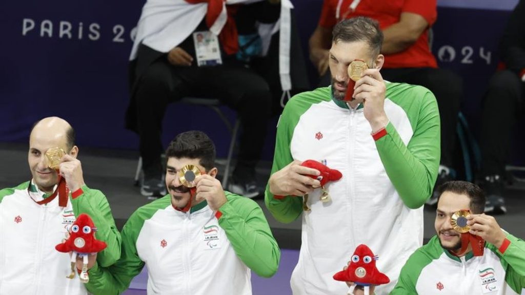 Mide 2.46 metros y ganó un oro paralímpico: Quién es Morteza Mehrzadselakjani