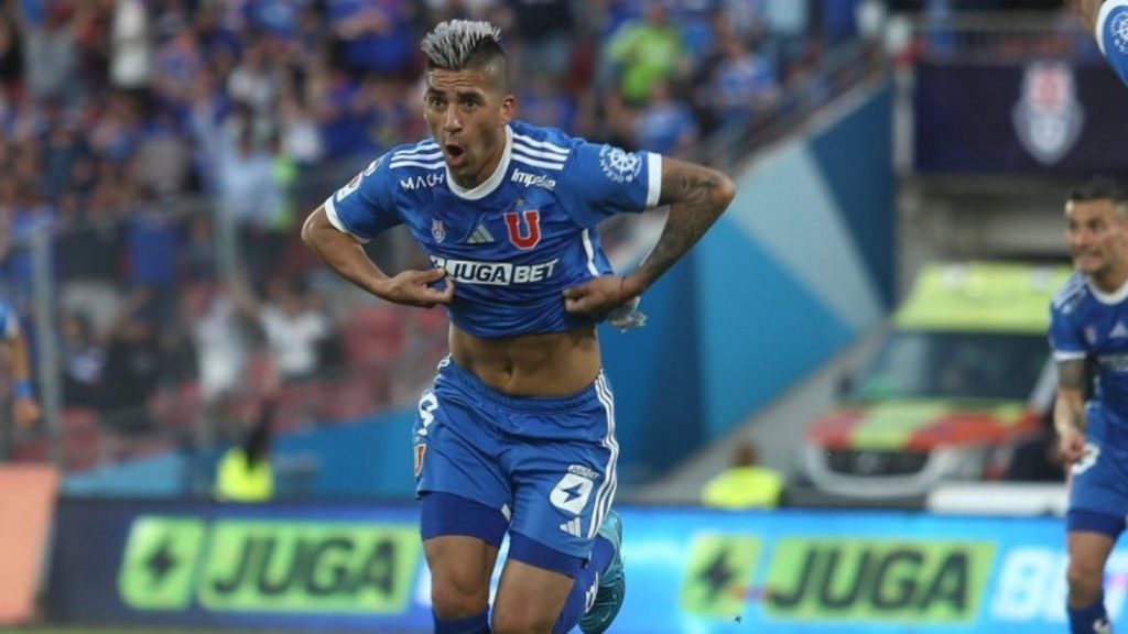 "Respeten los colores": Así reaccionaron los hinchas ante posible nueva camiseta de Universidad de Chile