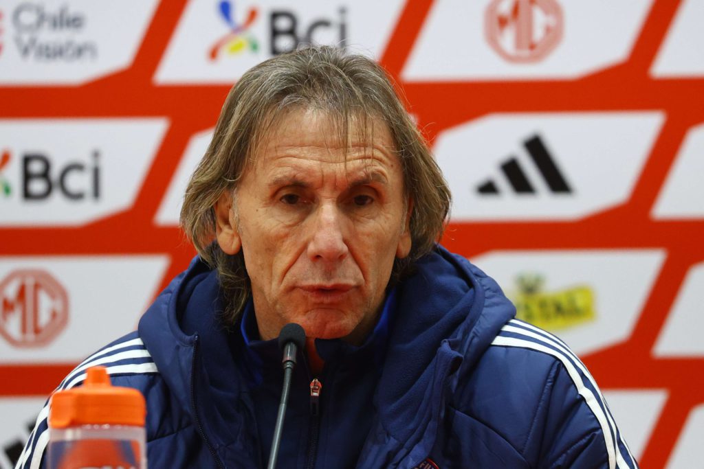 Ricardo Gareca da luces del arquero de La Roja ante Argentina y aún no define al capitán: "No veo un líder natural"
