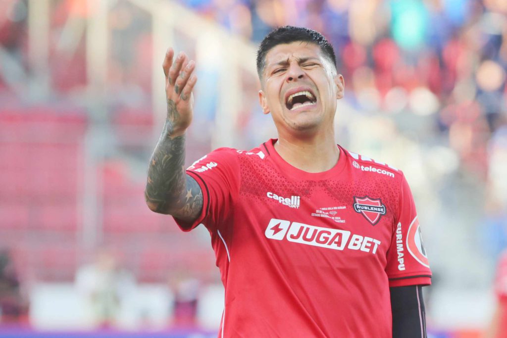 Duro informe arbitral contra Rubio: ¿Qué dijo el jugador de Ñublense cuando lo expulsaron en la final de Copa Chile ante la U?