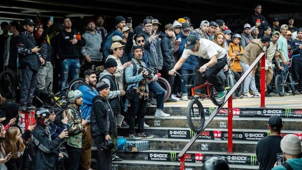 Rider BMX chileno inicia Campaña “Navidad 46,9%” que busca que cada hogar en Chile tenga una bicicleta