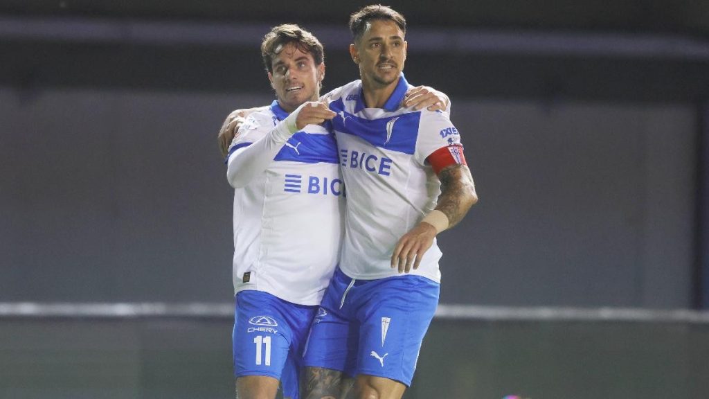 Universidad Católica Líder Liga Primera - La UC Arrasa a Everton y Se Afianza como Líder: Análisis del Partido