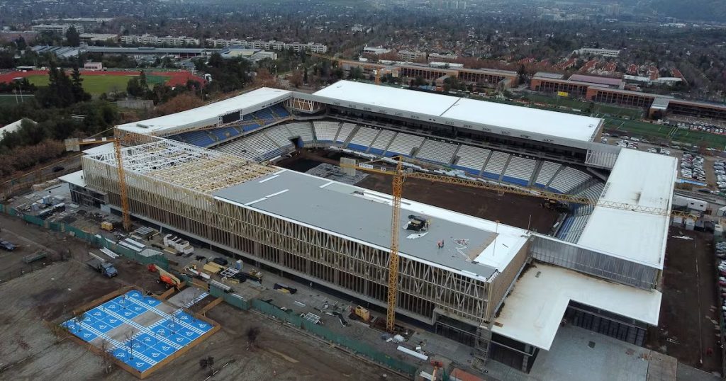 Iluminación Claro Arena - El Claro Arena brilla con su nueva iluminación nocturna