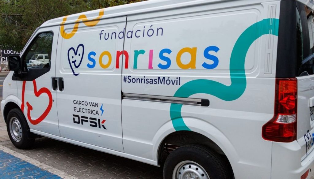 Sonrisas Móvil DFSK - Sonrisas Móvil DFSK: Innovación Eléctrica al Servicio Social