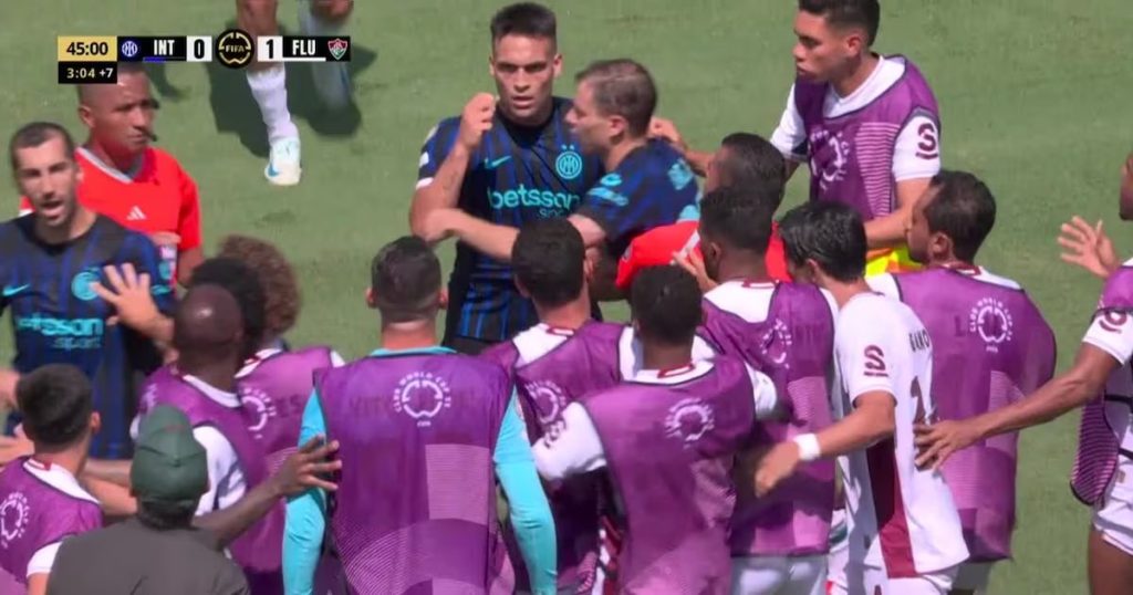 Inter Vs Fluminense - Tensión en el campo: Inter y Fluminense en duelo explosivo