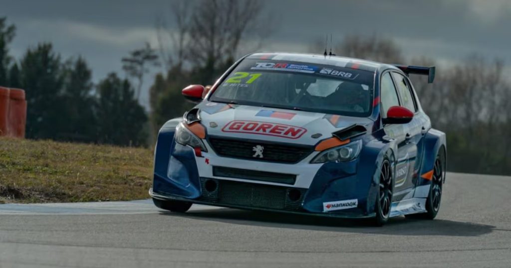 Benjamín Hites Logra un Histórico Tercer Lugar en el TCR South America - Benjamín Hites: Ícono Chileno en el Automovilismo Continental