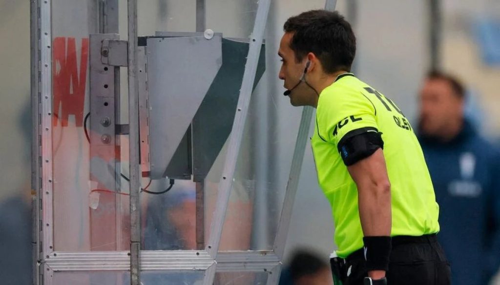 Cambio en la Ubicación del VAR en el Fútbol Chileno - Revolución en el VAR: Conmebol redefine su ubicación estratégica