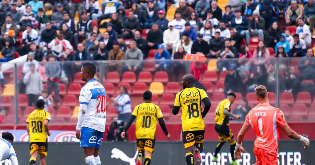 Coquimbo Unido Se Afianza Como Líder del Torneo Chileno - Coquimbo Unido Domina a Universidad Católica en Santa Laura