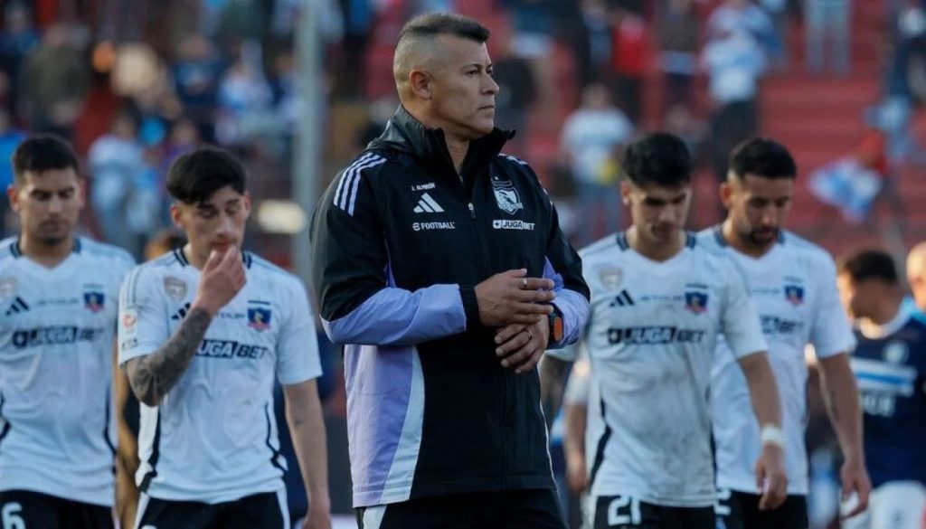 Cristian Zavala Es Cortado por Jorge Almirón en Colo Colo - Corte Drástico: Cristian Zavala Queda Fuera de Colo Colo