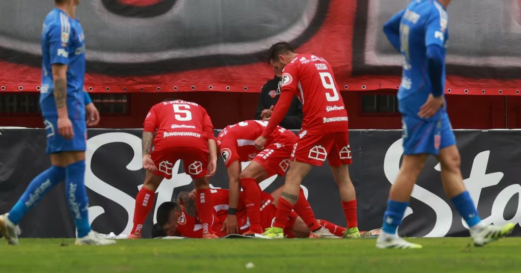 Desempeño de la u Fuera de Santiago en la Liga Primera - La Racha de la U Fuera de Santiago: Un Desafío Constante