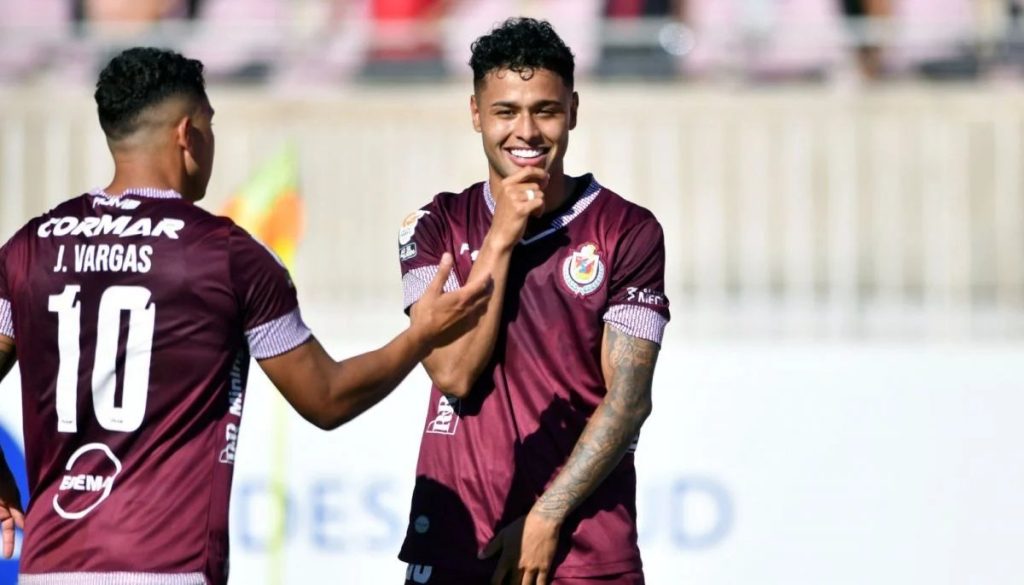 Foto de un Jugador de la Serena con la Camiseta de Colo Colo - Controversia por Foto de Jugador de La Serena con Camiseta de Colo Colo