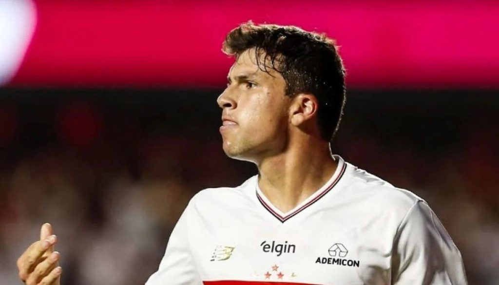 Gol de Gonzalo Tapia con el Sao Paulo en el Triunfo ante el Fluminense - Gonzalo Tapia brilla en Sao Paulo con gol decisivo ante Fluminense
