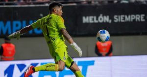 Interés de Peñarol por Brayan Cortés de Colo Colo - Peñarol muestra fuerte interés en Brayan Cortés de Colo Colo