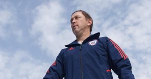 Luis Mena, Director Técnico de la Selección Femenina de Fútbol de Chile - Luis Mena: Impulsando el Futuro del Fútbol Femenino en Chile