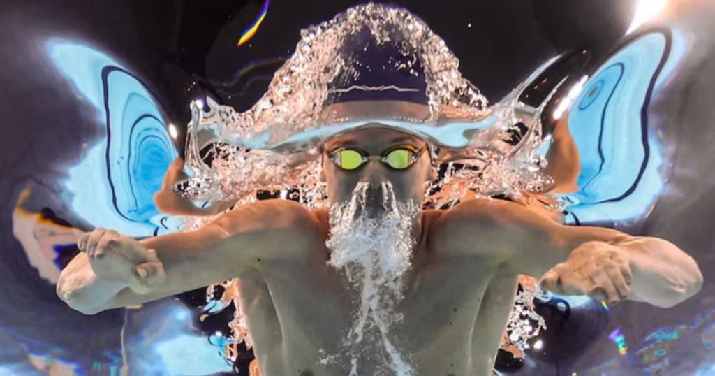 Récord Mundial de Léon Marchand en los 200 Metros Combinados - Léon Marchand rompe récord mundial en Singapur: nueva era en natación