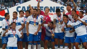 Tetracampeonato Universidad Católica - Universidad Católica honra su tetracampeonato con mural en Claro Arena