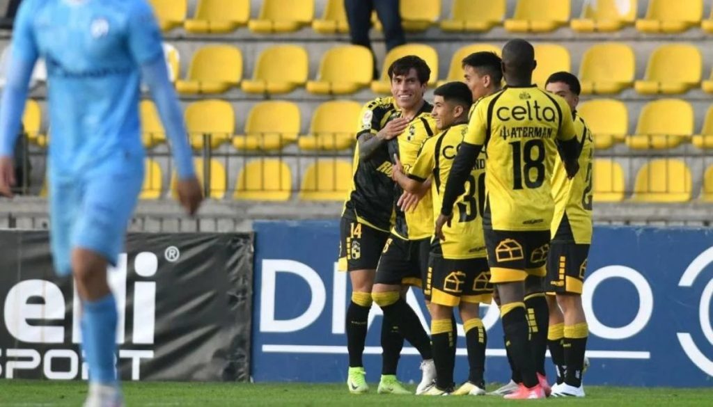 Victoria de Coquimbo Unido sobre Deportes Iquique en el Campeonato Nacional - Coquimbo Unido lidera tras contundente victoria sobre Iquique
