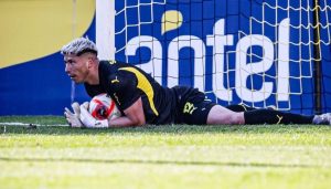 Atajada de Brayan Cortés en Su Debut con Peñarol - ¡Brayan Cortés y la Atajada Infartante que Hizo Historia!