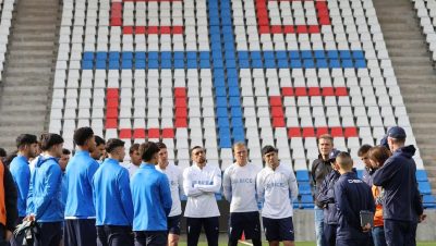 Entrenamiento de la UC en el Claro Arena Antes de la Autorización - ¡La UC se viste de gala para su debut en el Claro Arena!