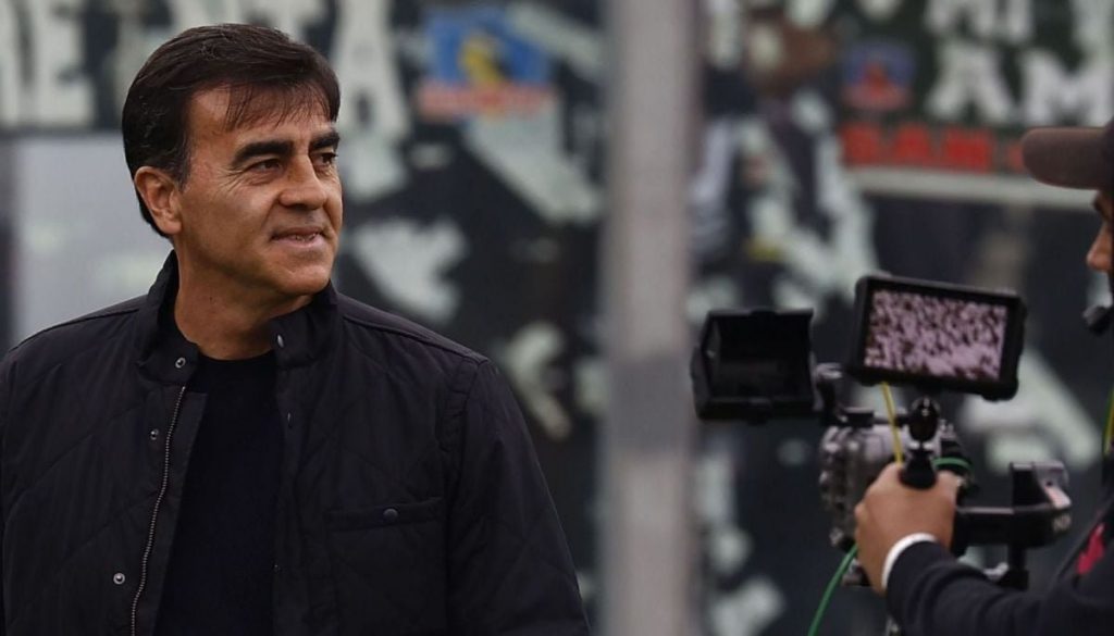 Gustavo Quinteros Como el Nuevo Entrenador de Colo Colo - ¡Infartante regreso de Quinteros a Colo Colo en el cierre del torneo!