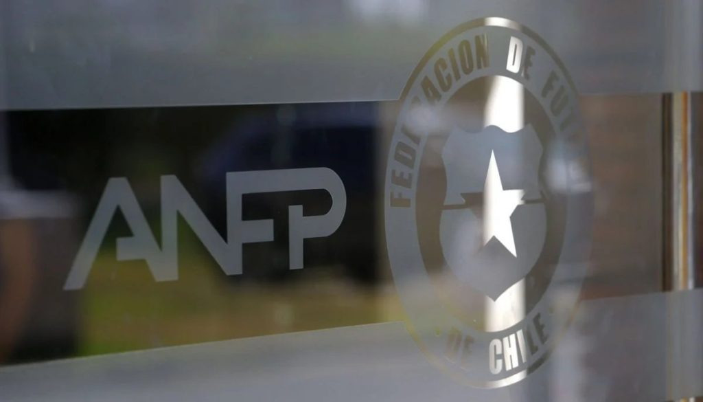 Postergación del Partido entre la Universidad de Chile y Everton - Drama y Suspenso: ANFP Retrasa Clásico entre U. de Chile y Everton.