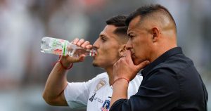 Salida del Entrenador de Colo Colo, Jorge Almirón - Almirón se despide de Colo Colo tras un fracaso rotundo.