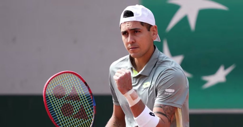 Acceso de Alejandro Tabilo al Cuadro Principal del ATP 250 de Chengdú - Tabilo triunfa en Chengdú tras un épico enfrentamiento.