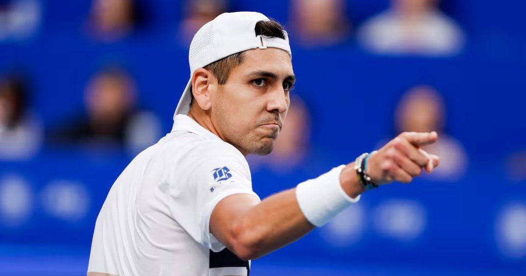 Alejandro Tabilo Gana Su Tercer Título de ATP en Chengdú - Alejandro Tabilo sorprende en Chengdú al ganar su tercer título ATP