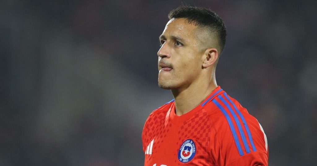Alexis Sánchez y Su Deseo de Jugar en Otro Mundial con Chile en 2030 - Alexis Sánchez sueña con disputar el Mundial 2030 a los 42 años