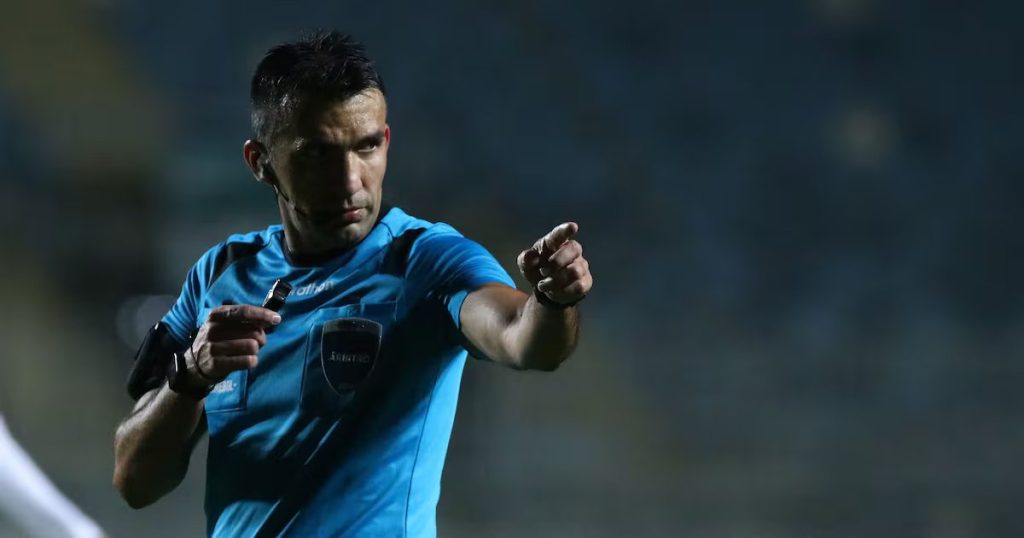 Árbitro Colombiano que Dirigirá la Revancha entre la Universidad de Chile y Alianza Lima - Árbitro Colombiano y el Misterio de la Invencibilidad de Perú