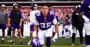 El Camino de Sammis Reyes en la NFL y Sus Lesiones - Sammis Reyes: De las Alturas del Deporte a un Retiro Impactante