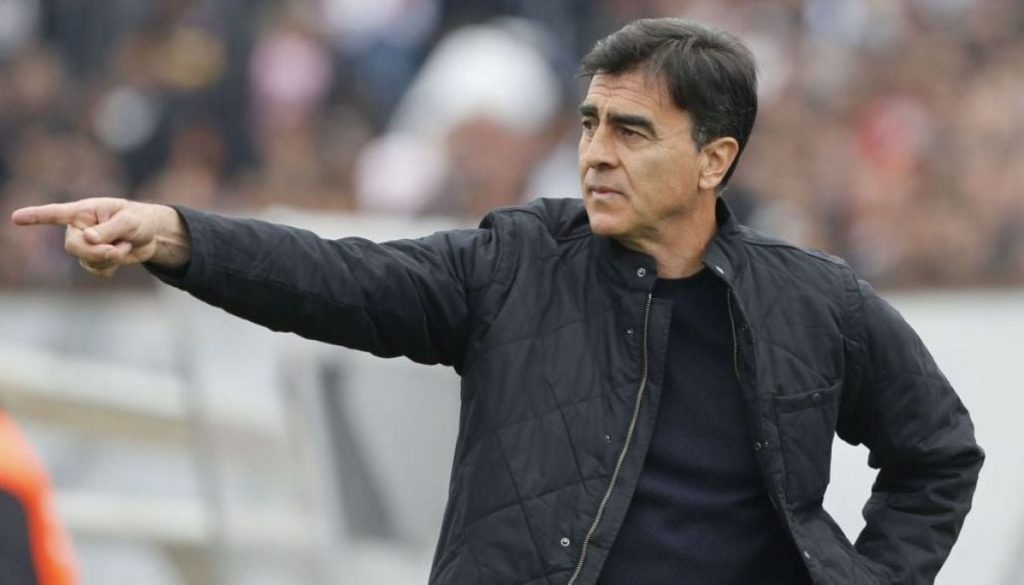 Gustavo Quinteros Firma con Independiente hasta el 2026 - Gustavo Quinteros es el nuevo técnico de Independiente hasta 2026