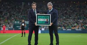 Manuel Pellegrini Como el Técnico que Más Veces Ha Dirigido al Betis - Manuel Pellegrini, el estratega eterno del Real Betis Balompié