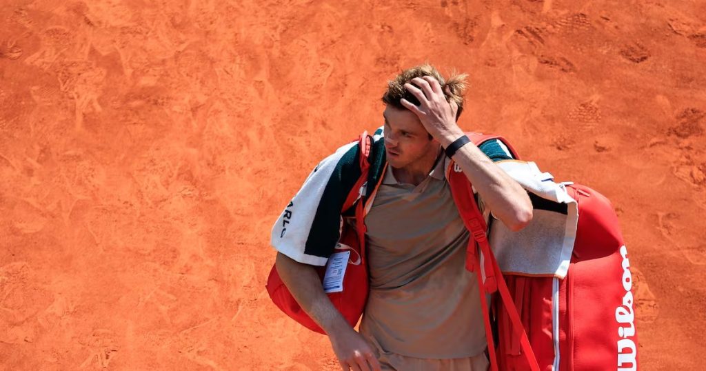 Nicolás Jarry Cae en la Primera Ronda del Challenger de Villena. - Nicolás Jarry busca recuperar su nivel tras revés en Villena.