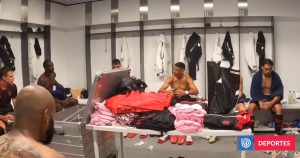 Órdenes de Alexis Sánchez a Sus Compañeros del Sevilla en el Vestuario - Alexis Sánchez guía al Sevilla hacia la victoria con liderazgo y gol