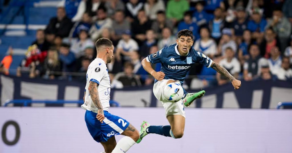 Racing Da el Primer Golpe en la Casa de Vélez Sarsfield - Racing se Acerca a Semifinales Tras Vencer a Vélez 1-0