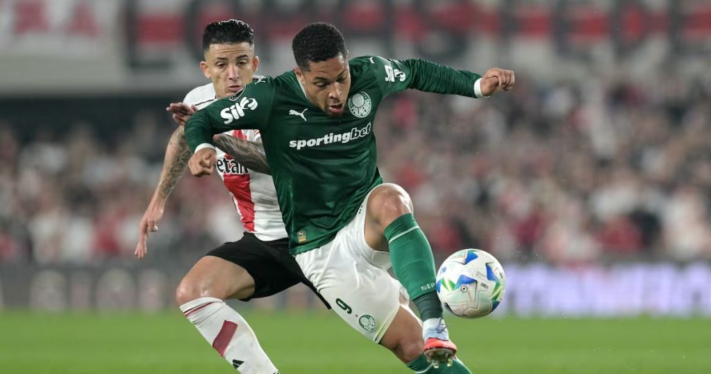 Victoria de Palmeiras sobre River Plate en la Copa Libertadores - Palmeiras se impone con autoridad ante River en la Libertadores