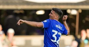Marcelino Núñez Celebra en el Derbi de Ipswich contra el Norwich - Marcelino Núñez: El Héroe del Ipswich en el Derbi de East Anglia