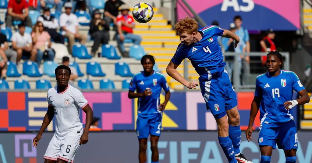Partido entre Estados Unidos e Italia en Rancagua por el Mundial Sub-20 - Estados Unidos e Italia se enfrentan en un emocionante duelo Sub 20